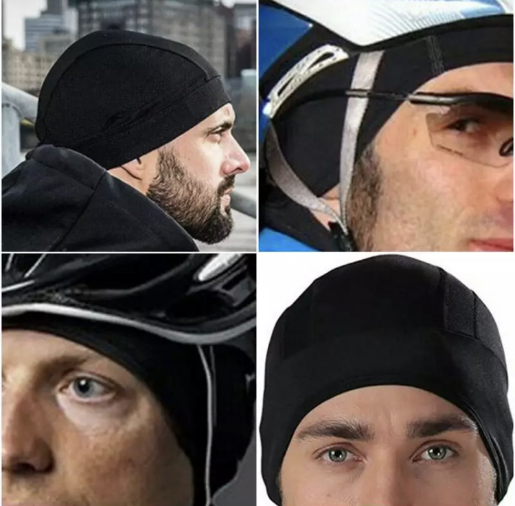 Moto čapka pod helmu