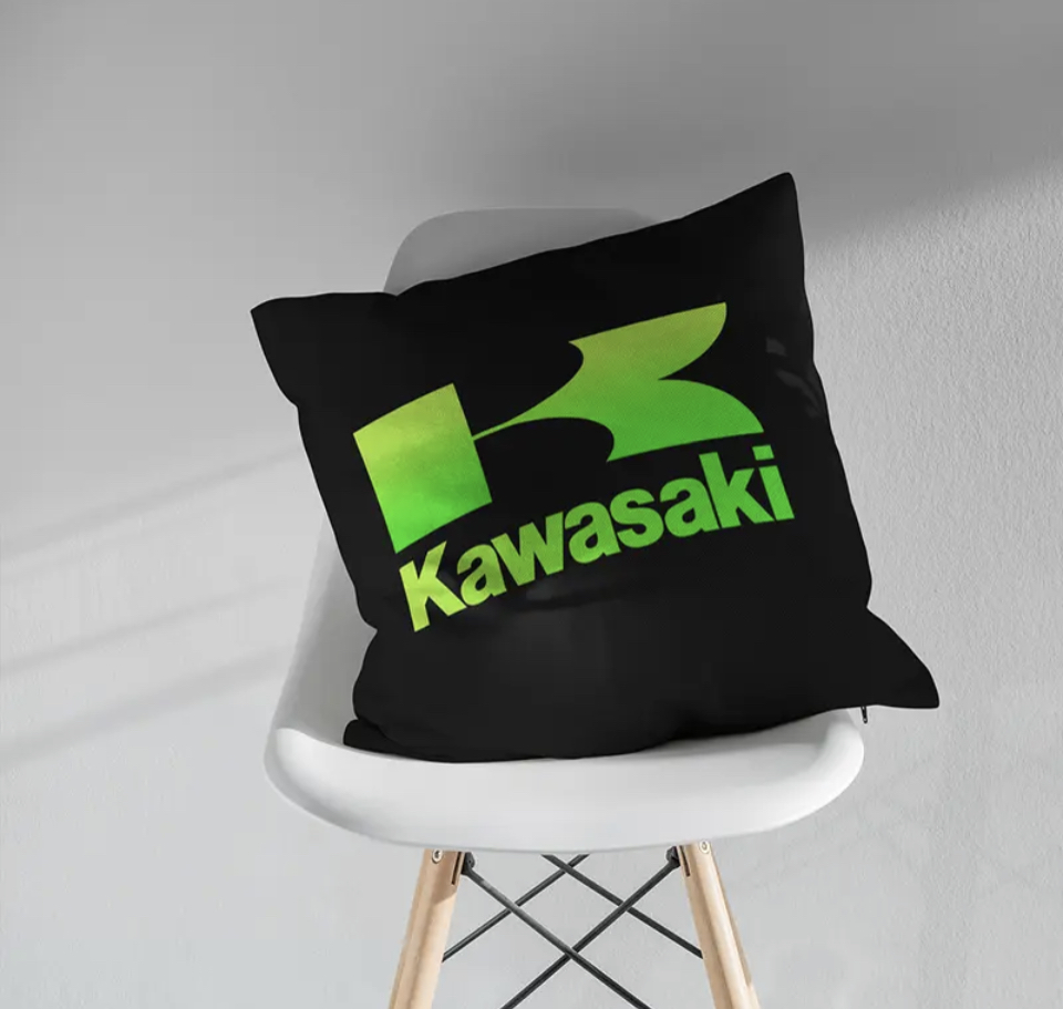 Černý polštář Kawasaki 45x45cm